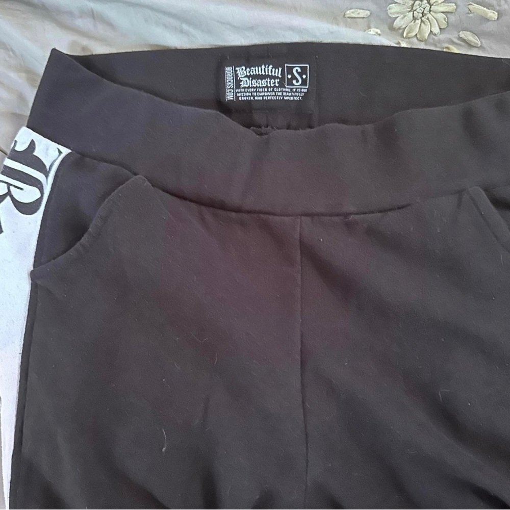 Beautiful Disaster jogger pnats size Small